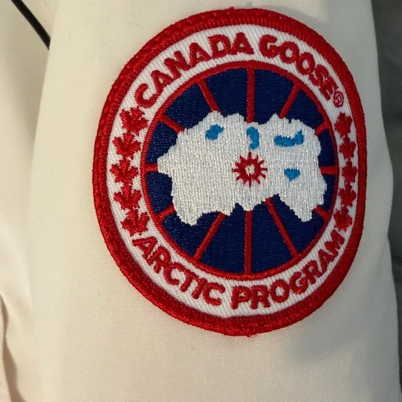 Canada Goose Women's White Parka with Real Coyotes Fur Hood - Small